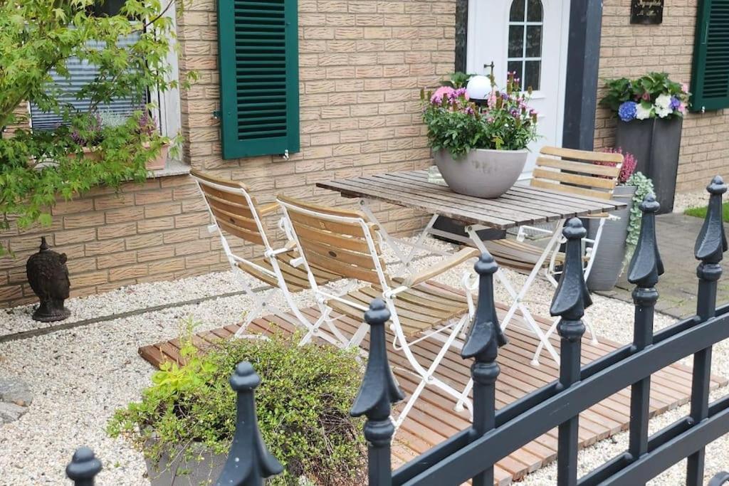 A La Maison Bielefeld City Nah Екстер'єр фото